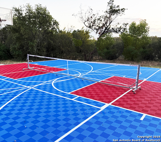 Listing photo id 5 for 31360 Wild Oak Hill