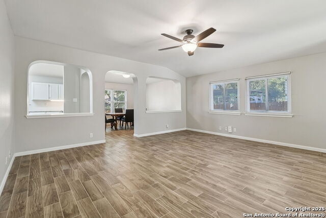 Image 4 of 38 For 5123 Stormy Breeze