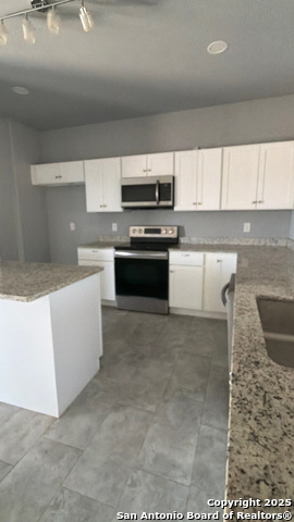 Image 3 of 15 For 517 Lazy Oak