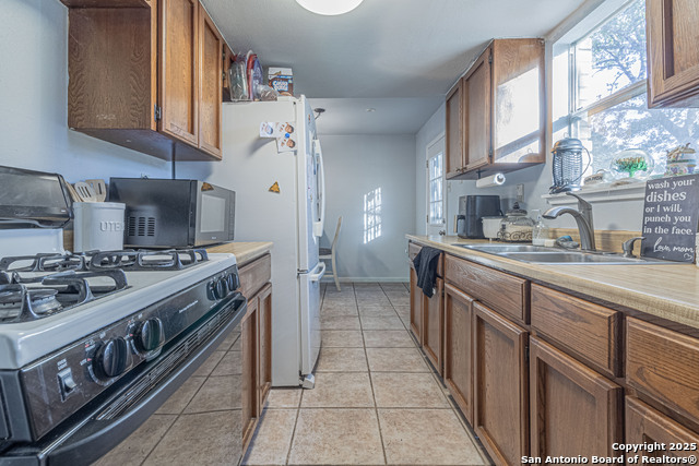 Image 16 of 27 For 3002 Aragon