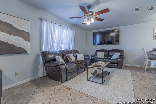 Image 4 of 27 For 3002 Aragon