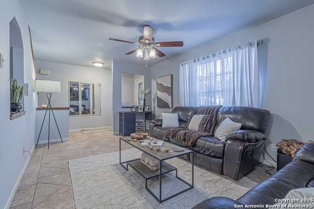 Image 6 of 27 For 3002 Aragon