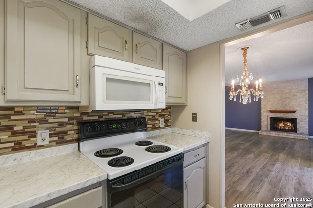 Image 9 of 26 For 11843 Braesview  1110