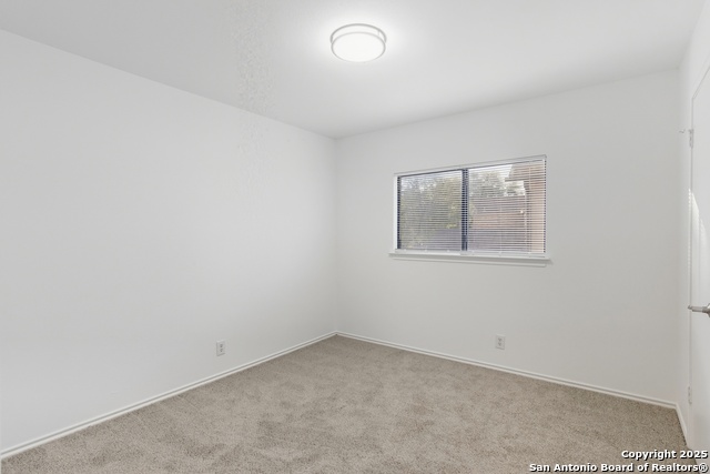 Image 13 of 18 For 10127 Silver Park