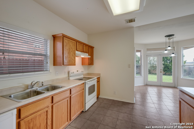 Image 4 of 23 For 13526 Riverbank