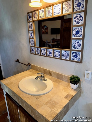 Listing photo id 10 for 584 Tierra Linda