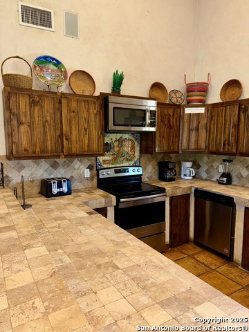 Listing photo id 5 for 584 Tierra Linda