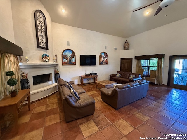 Listing photo id 7 for 584 Tierra Linda
