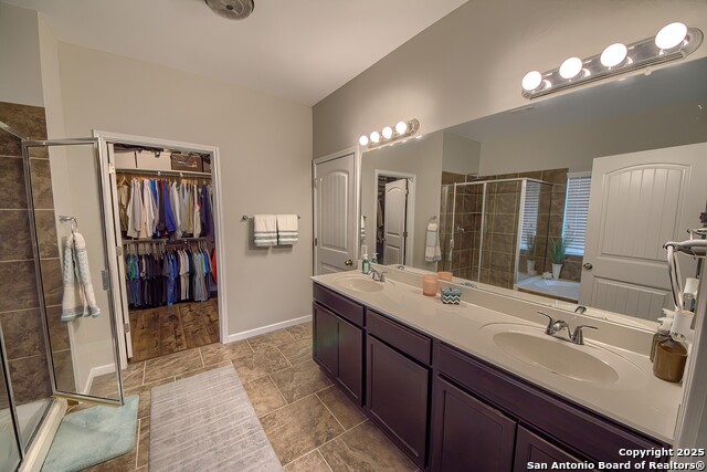 Image 6 of 45 For 132 Blaze Moon