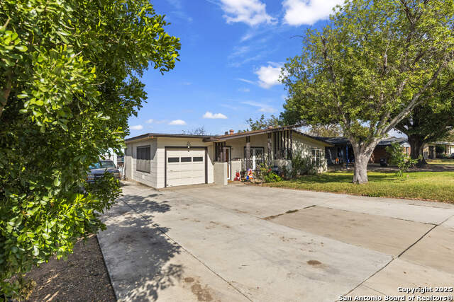 Image 3 of 27 For 131 Postwood