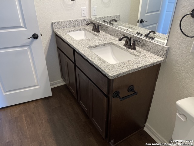 Image 10 of 35 For 2202 Sandlewood Cove  101