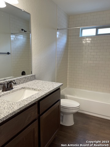 Image 15 of 35 For 2202 Sandlewood Cove  101