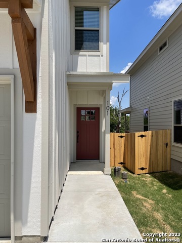 Image 3 of 35 For 2202 Sandlewood Cove  101