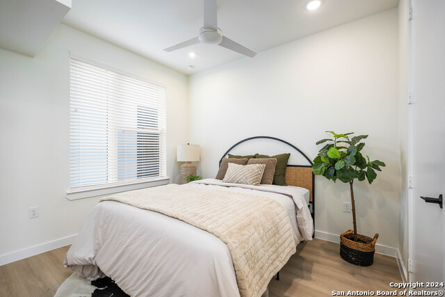 Image 23 of 36 For 719 Locust St E 2109