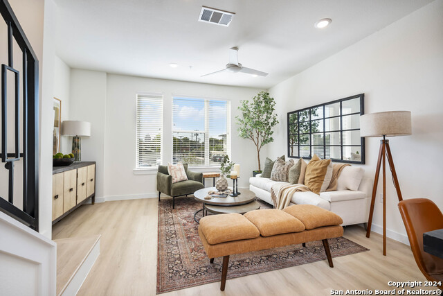 Image 8 of 36 For 719 Locust St E 2109