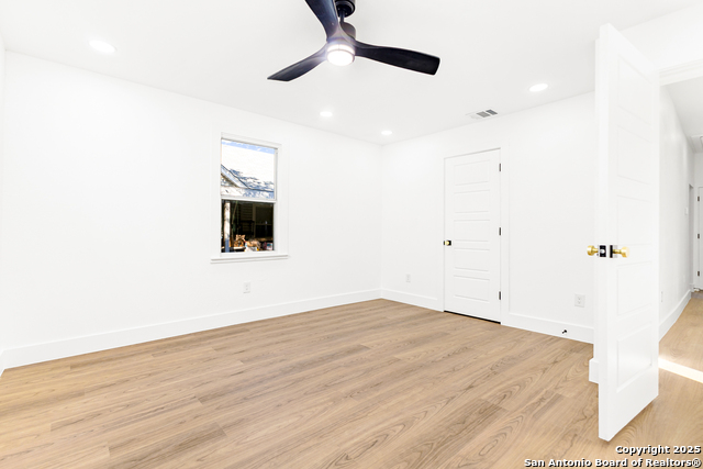 Image 11 of 21 For 530 Kirk Pl