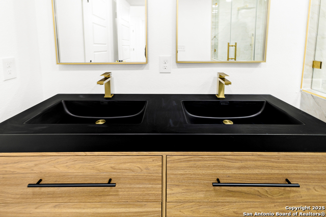 Image 15 of 21 For 530 Kirk Pl