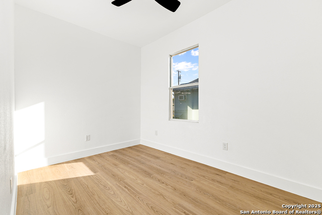 Image 18 of 21 For 530 Kirk Pl