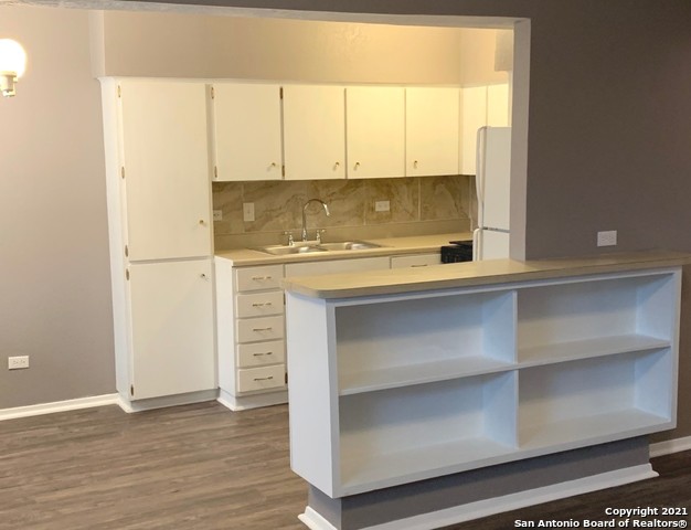 Image 4 of 10 For 615 Vance Jackson 106