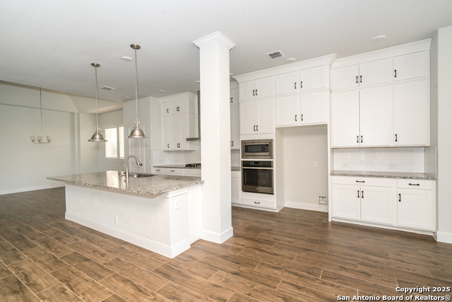 Listing photo id 15 for 22912 Grande