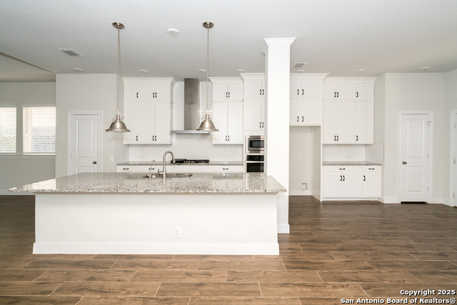 Listing photo id 16 for 22912 Grande