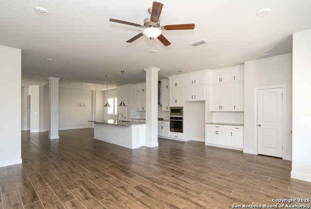 Listing photo id 18 for 22912 Grande