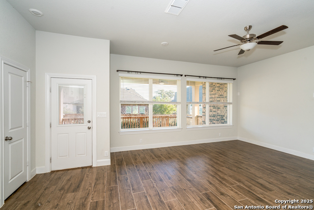 Listing photo id 20 for 22912 Grande