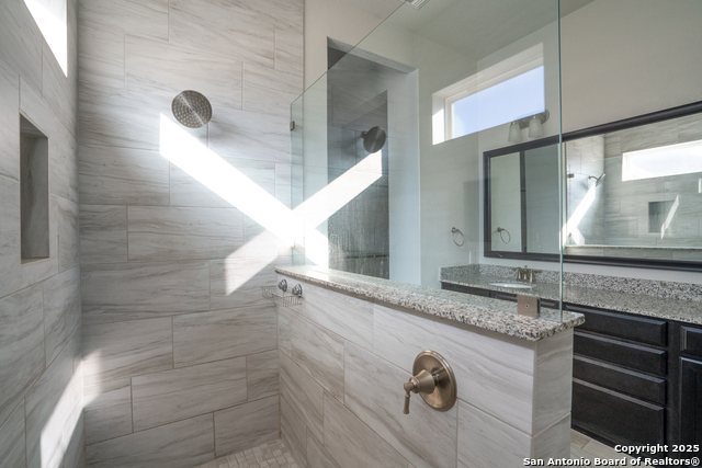 Listing photo id 26 for 22912 Grande