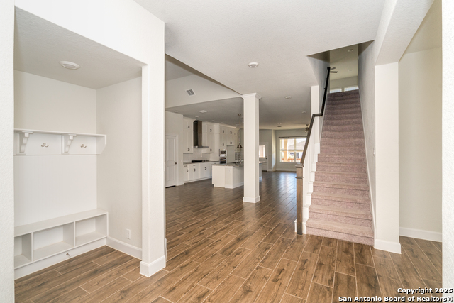 Listing photo id 2 for 22912 Grande