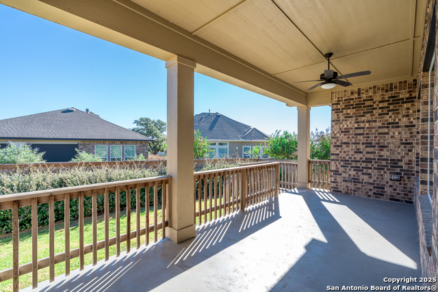 Listing photo id 44 for 22912 Grande