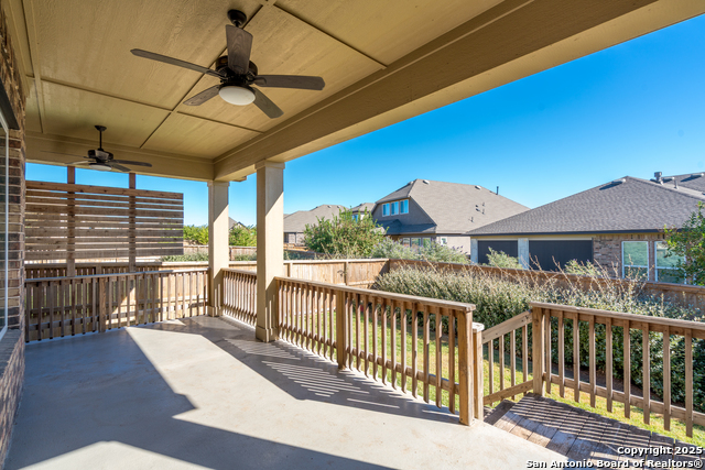 Listing photo id 45 for 22912 Grande