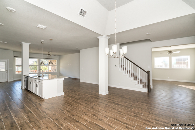 Listing photo id 6 for 22912 Grande