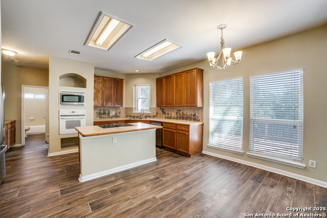 Image 9 of 25 For 9918 Alms Park