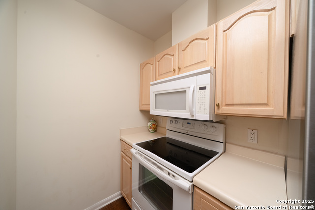 Image 14 of 20 For 1 Towers Park  2205