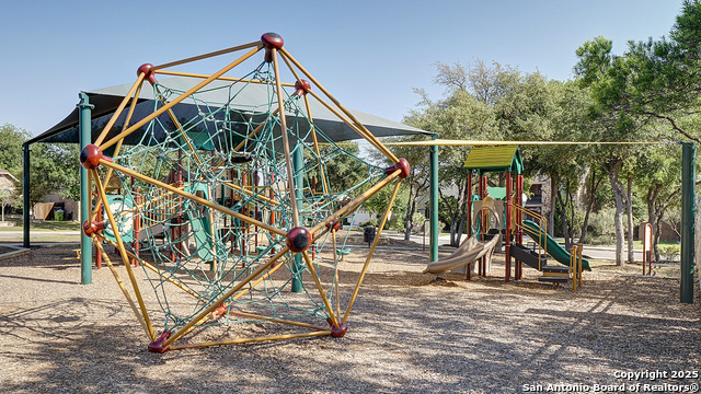 Listing photo id 12 for 12620 Cotorra Springs