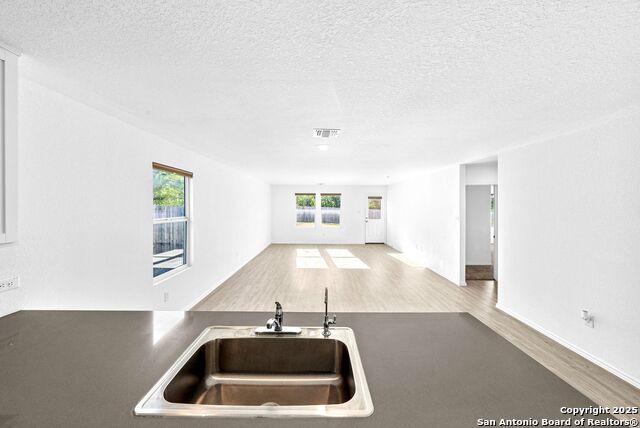 Image 13 of 38 For 6838 Grand Valley