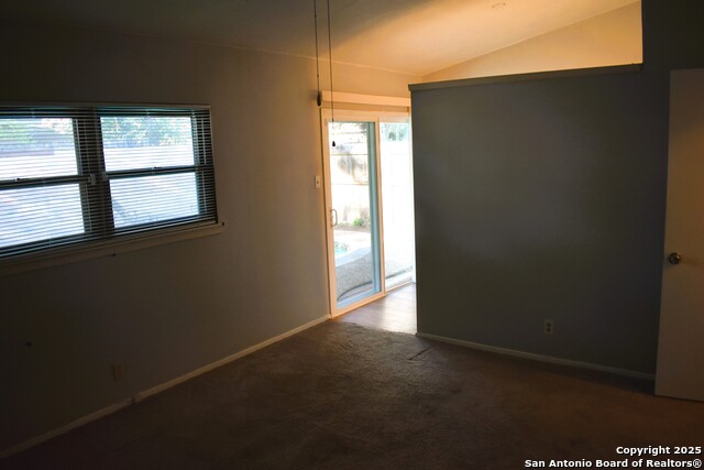 Image 17 of 25 For 6819 Heatherbrook