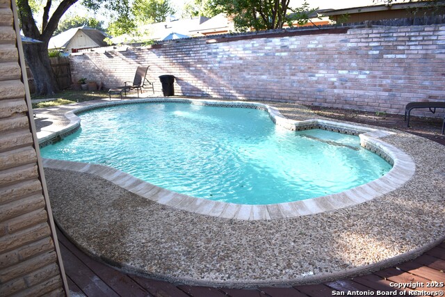 Image 21 of 25 For 6819 Heatherbrook