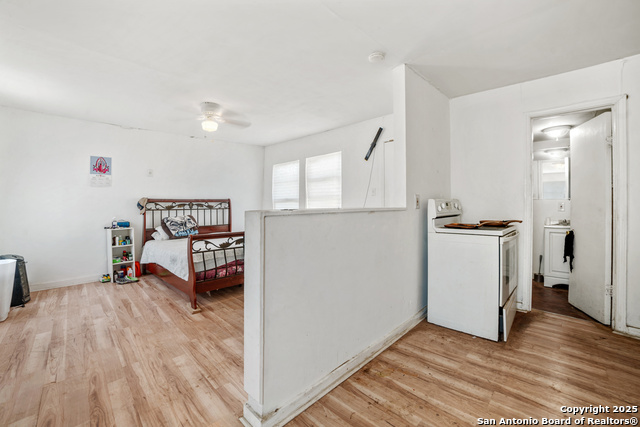 Image 13 of 23 For 333 Frio City