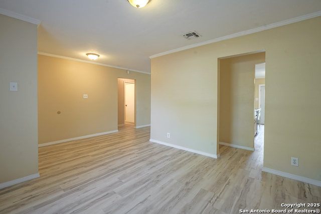 Image 7 of 32 For 5026 Thomas Paine Dr