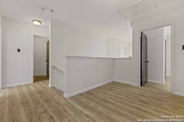 Listing photo id 10 for 4122 Knollbluff