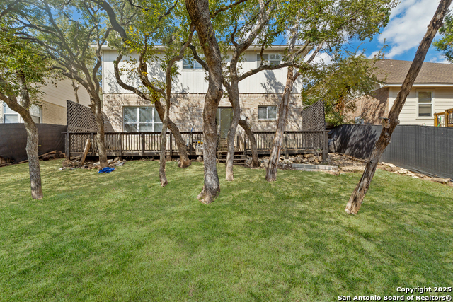 Listing photo id 26 for 4122 Knollbluff