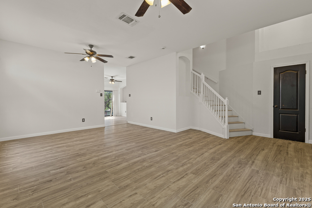 Listing photo id 2 for 4122 Knollbluff