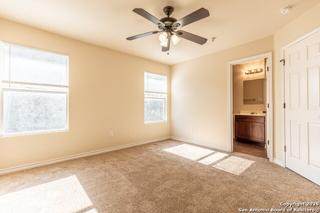 Listing photo id 15 for 5012 Flipper Dr