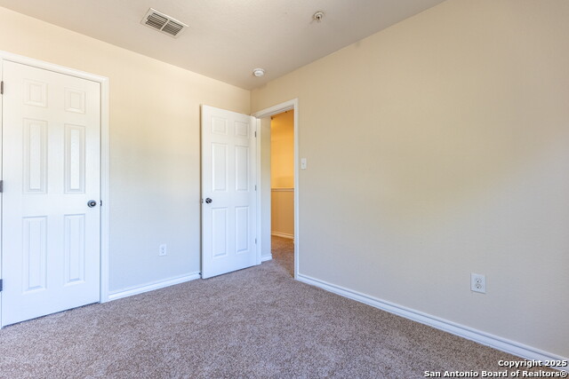 Listing photo id 22 for 5012 Flipper Dr