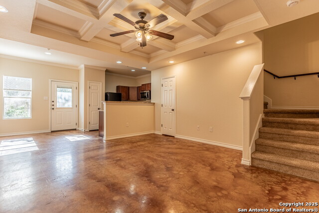 Listing photo id 2 for 5012 Flipper Dr