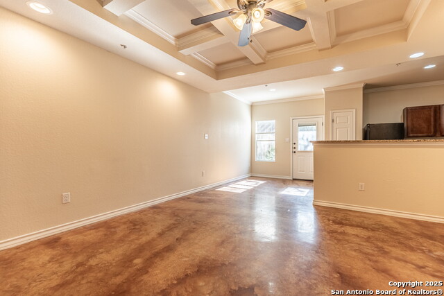 Listing photo id 3 for 5012 Flipper Dr