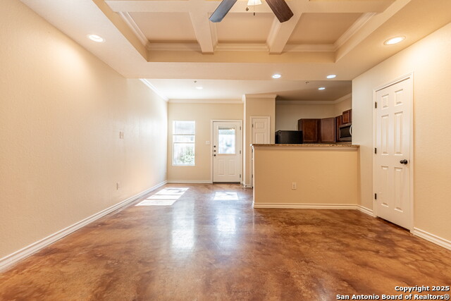 Listing photo id 5 for 5012 Flipper Dr