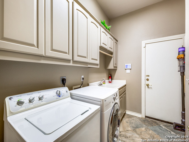 Image 32 of 47 For 19114 Autumn Gdn