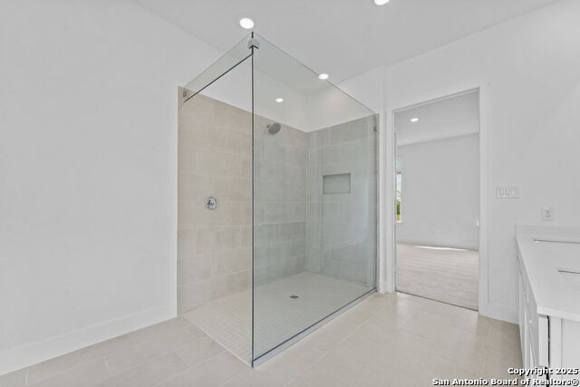 Image 22 of 37 For 5504 Paschal Park